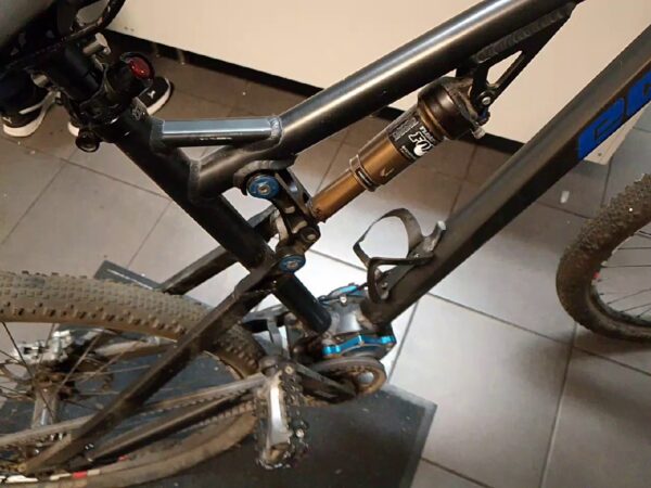 Komplettbike Szenario 650B | Rechnung vom 19.11.2016 | Neupreis 5828 |- Euro | hintere reif ist kaput – Bild 3